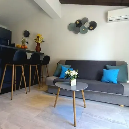 Apartment Omrcen *