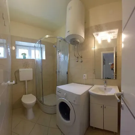 Apartment Omrcen Baska Voda