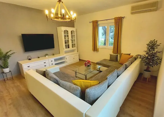 Omrcen Apartment *