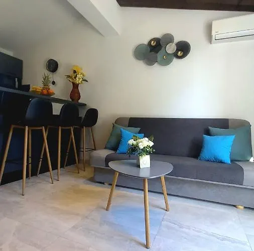 Apartment Omrcen *